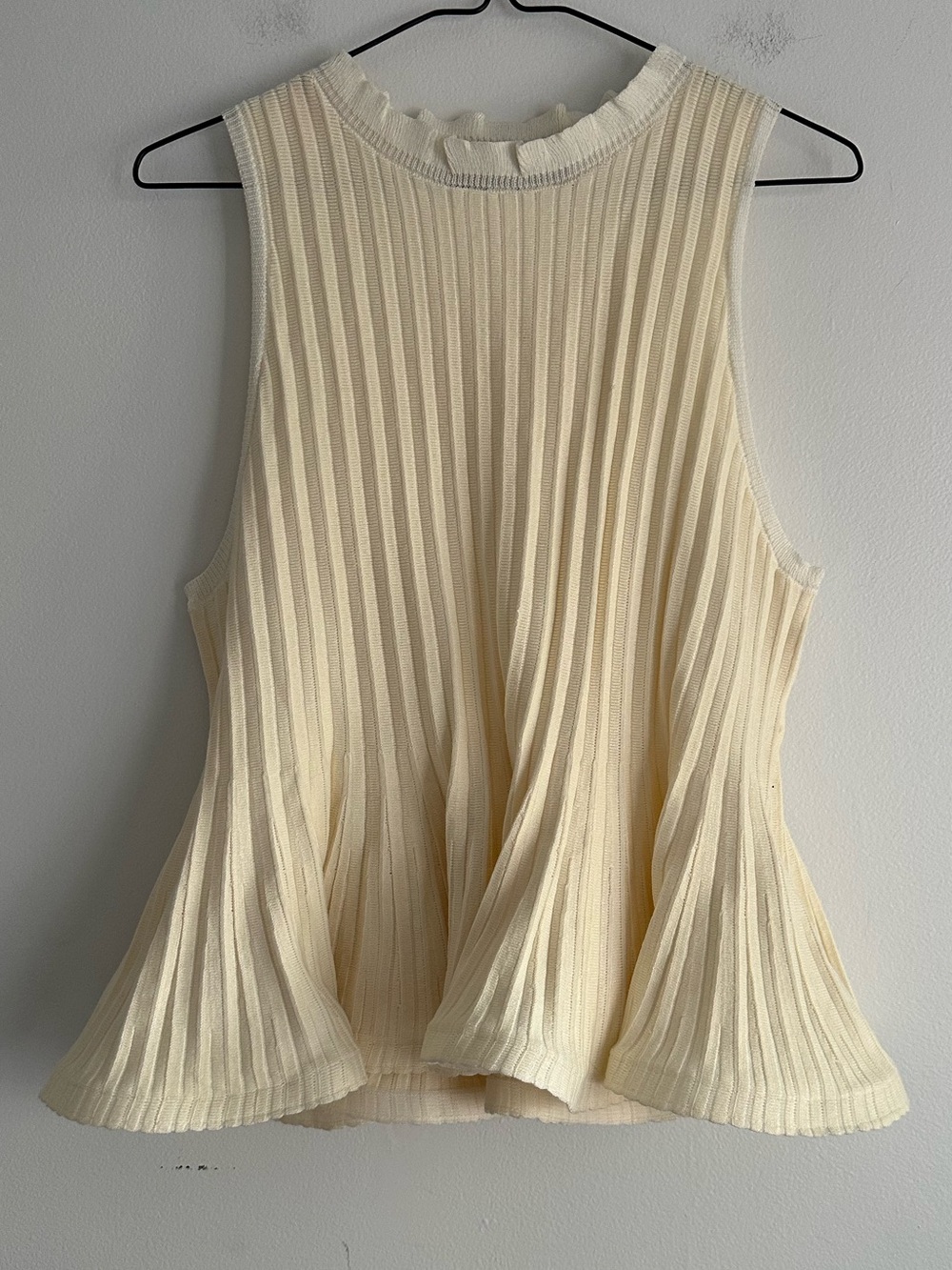 Zara Butter Yellow Sleeveless Pleated Peplum Tank Top Blouse Size Large